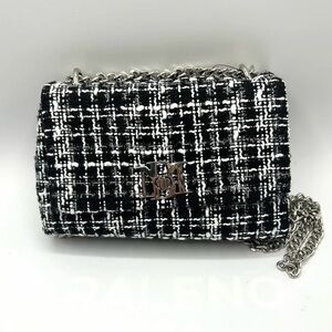 BADGLEY MISCHKA BLACK TWEED
MESSENGER BAG .Black and White Tweed Chain Bag